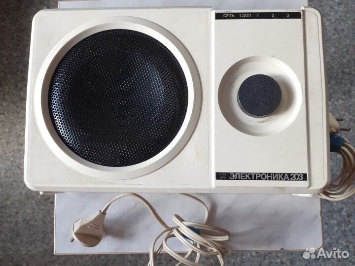 Приёмник трёхпрограммный Электроника-203