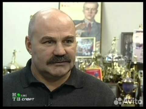 Боксерские перчатки с автографом О.Ч. Яновского В