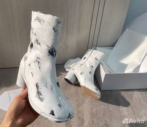 Ботильоны tabi Maison Margiela Graffiti MM6