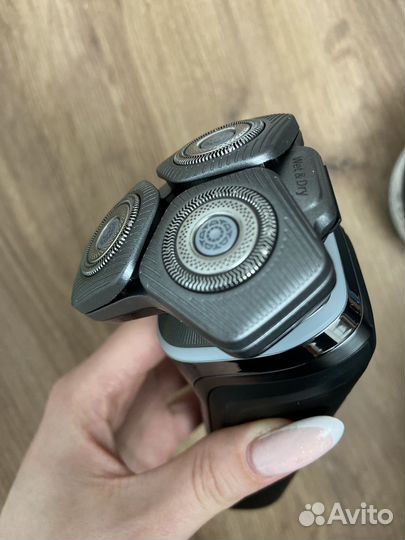 Электробритва Philips Series 9000 SkinIQ S9987/59
