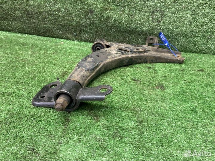 Рычаг нижний передний правый Kia Shuma