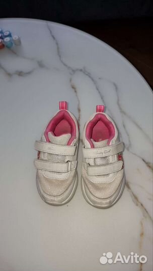 Кроссовки для девочки