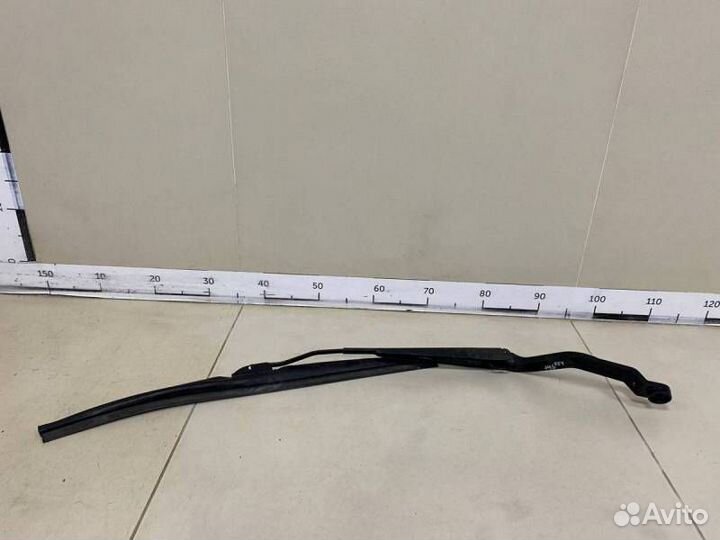 Поводок стеклоочистителя передний левый Nissan Alm