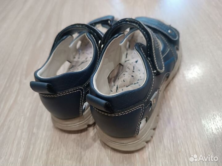 Сандалии для мальчика. Размер 34