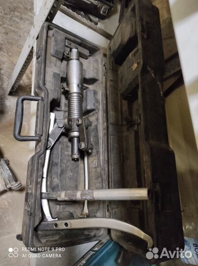 Съемник гидравлический 6тн трехлапый Б/У