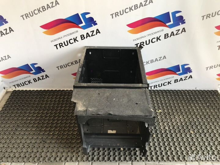 Ящик инструментальный справа Mercedes-Benz Actros