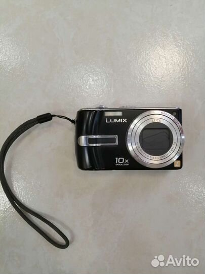 Компактный фотоаппарат