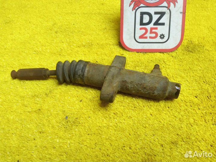 Рабочий цилиндр сцепления передний Mitsubishi Fuso