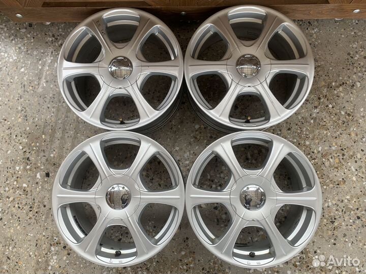 R16 Lupi Drie 5x100 7JJ ET+50 Цо73,1мм