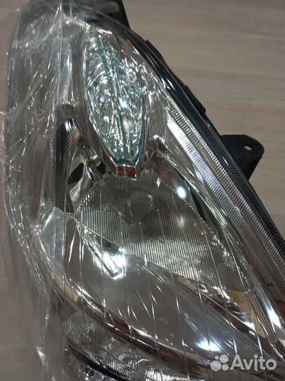 Фара передняя правая на Ниссан Алмера G15