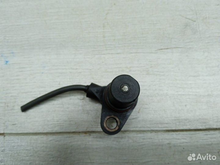 Датчик коленвала Volkswagen Passat 1.6 2003