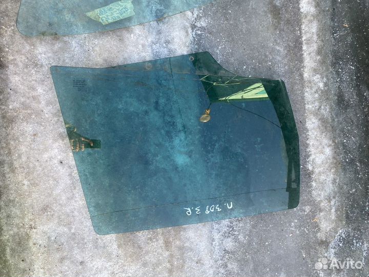 Стекло заднее правое на Peugeot 308, 08-15 г