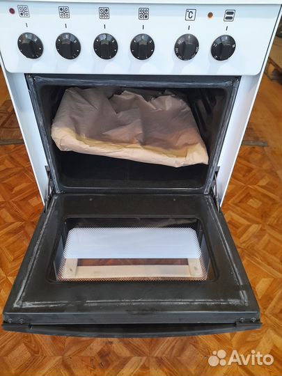 Новая электрическая плита. Доставка