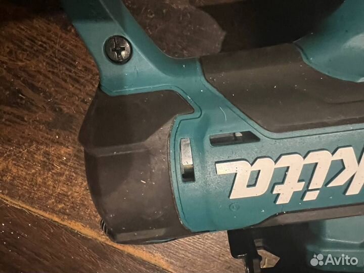 Акк. пила для гипсокартона Makita DSD180Z б\у