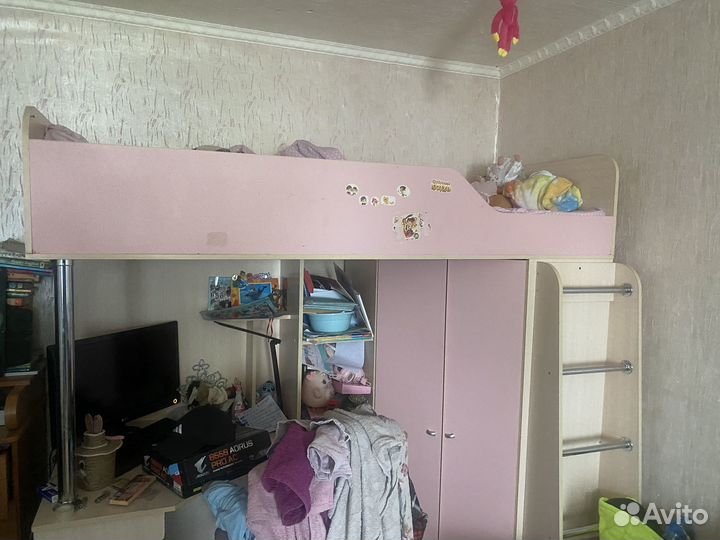 Двухъярусная кровать