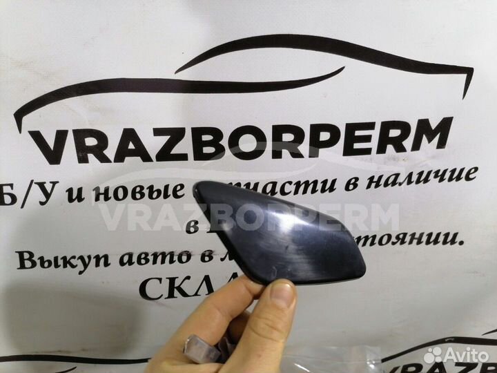 Крышка форсунки омывателя фары правой Toyota Corol
