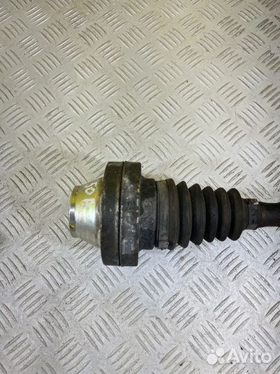 Полуось передняя левая (приводной вал, шрус)