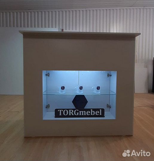 Витрина остеклённая