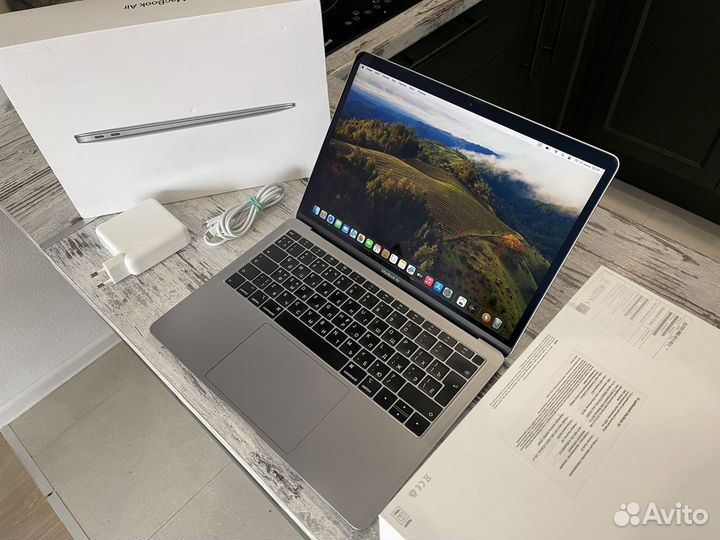 MacBook Air 13 2018 (2019) i5/128 Retina Toich iD