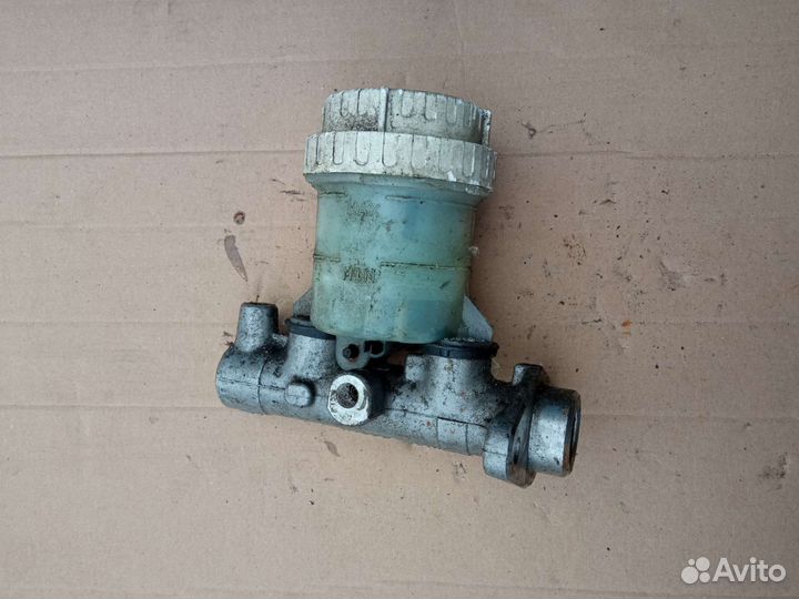 Mitsubishi Pajero Sport главный тормозной цилиндр