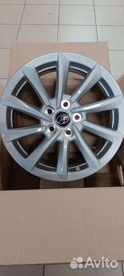 Диски r17 Toyota Camry новые оригинальные комплект