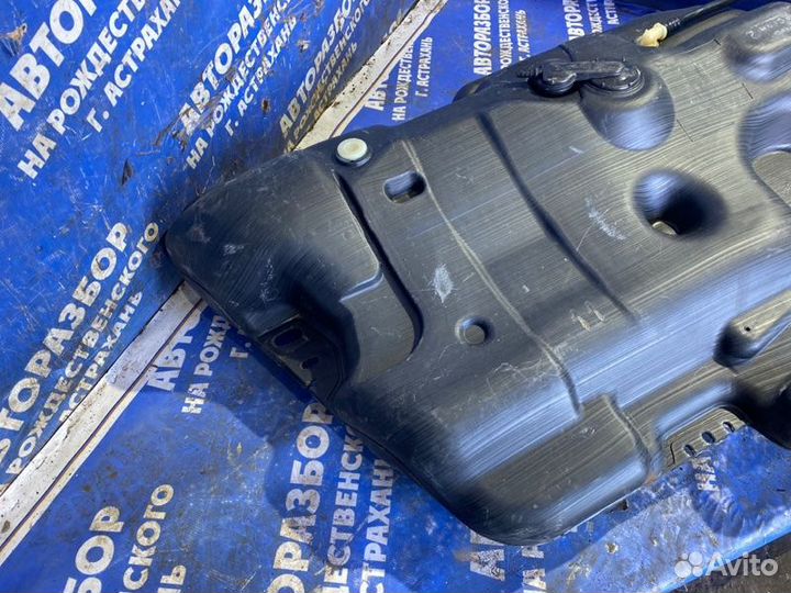 Бензобак Citroen C5 лифтбэк 2001