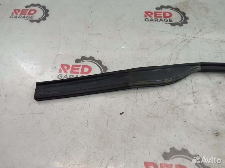 Уплотнитель капота Mini Countryman R60-ZA32