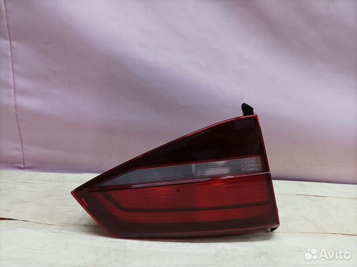 Фонарь левый внутренний Volkswagen Jetta 6 2010