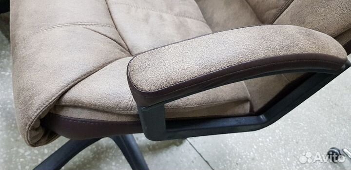 Компьютерное офисное кресло