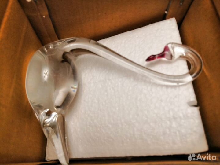 Статуэтки лебеди