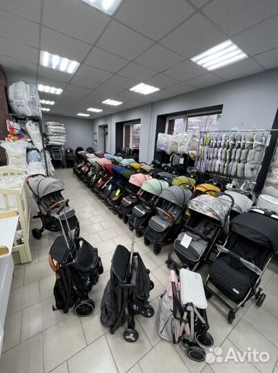 Прогулочная коляска новая