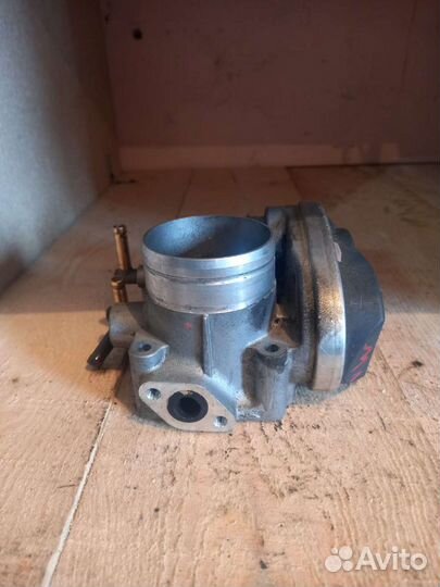 Дроссельная заслонка Гольф 5 4 1.6 06A133062AB