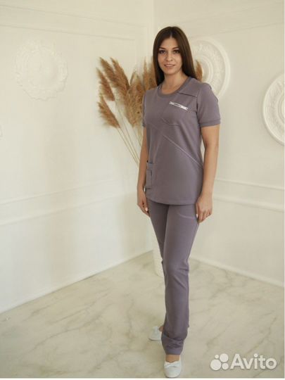 Медицинский костюм женский 46 размер