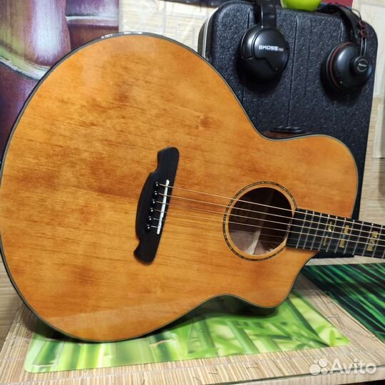 Трансакустическая гитара