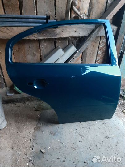 Дверь задняя правая Шкода Октавиа тур