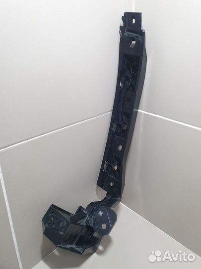 Кронштейн бампера правый Chery Tiggo 7 pro