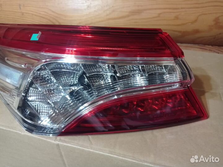 Левый стоп оригинал тойота камри 70,75