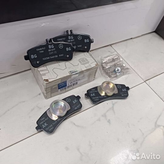 Колодки задние тормозные Mercedes W222