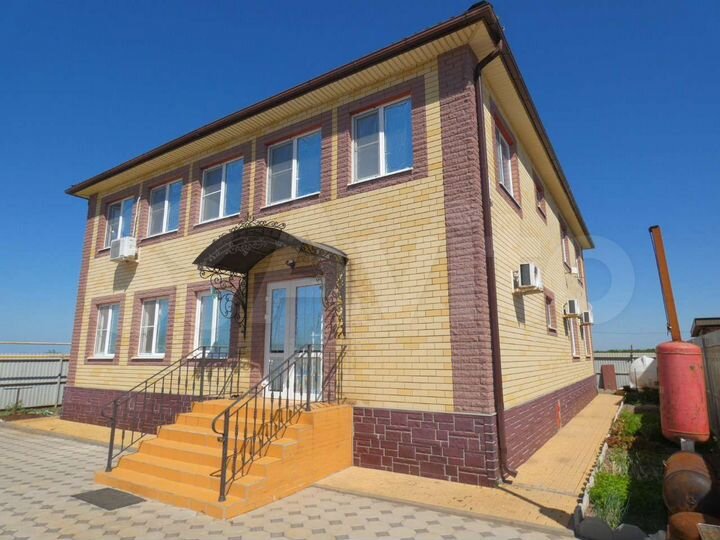 Дом 302 м² на участке 8 сот.