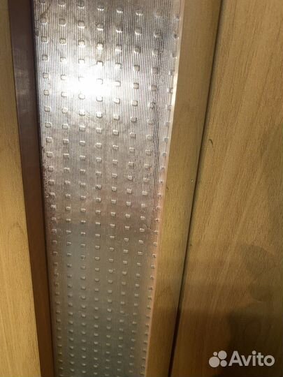 Дверь без коробки. С ручкой и петлями