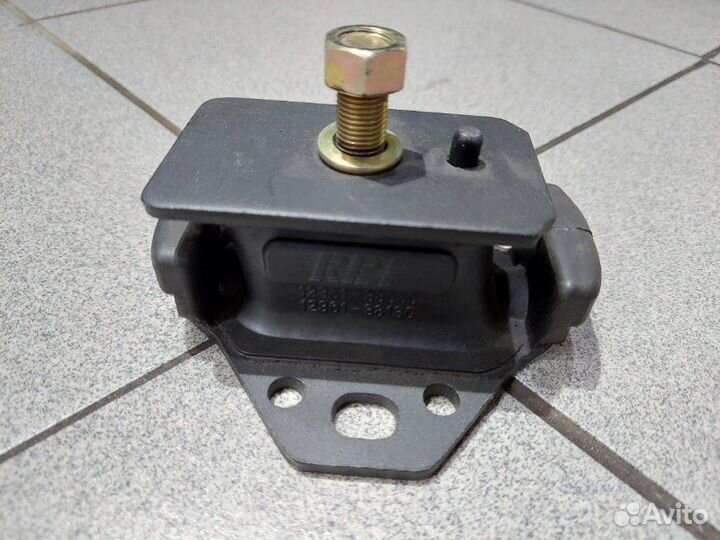 Подушка двигателя