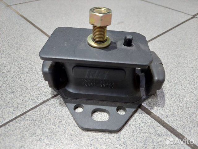 Подушка двигателя