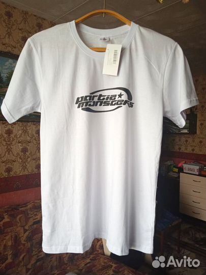 Новая стильная футболка