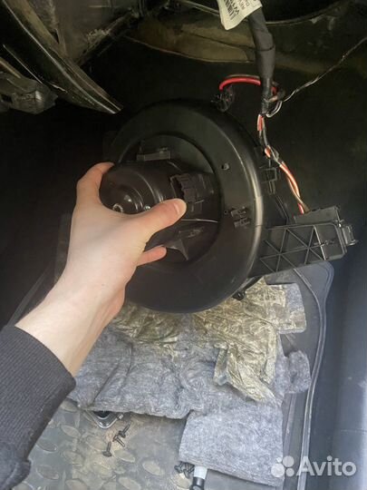 Мотор отопителя салона