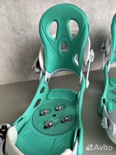 Женский сноборд 147 см + крепления для сноуборда