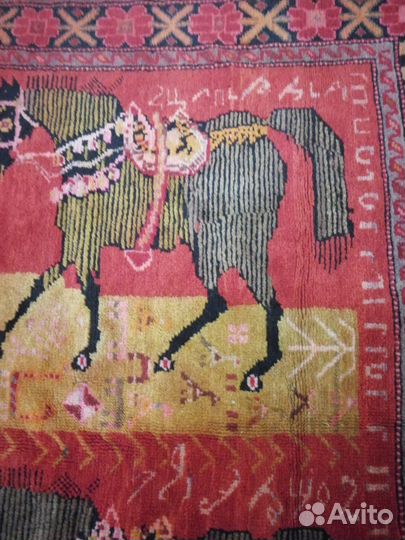 Карабахский старинный ковер