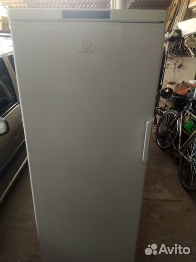 Морозильная камера Indezit NoFrost 271литр новая