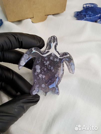 Брошь из эпоксидной смолы