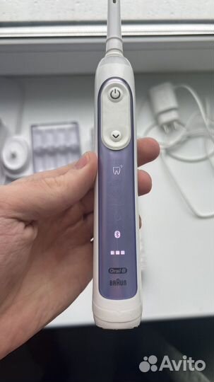 Зубная щетка oral b genius