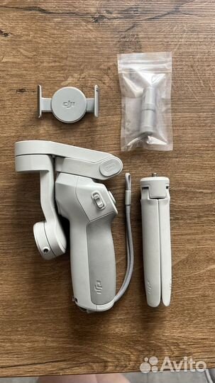 Стабилизатор DJI Osmo Mobile 4